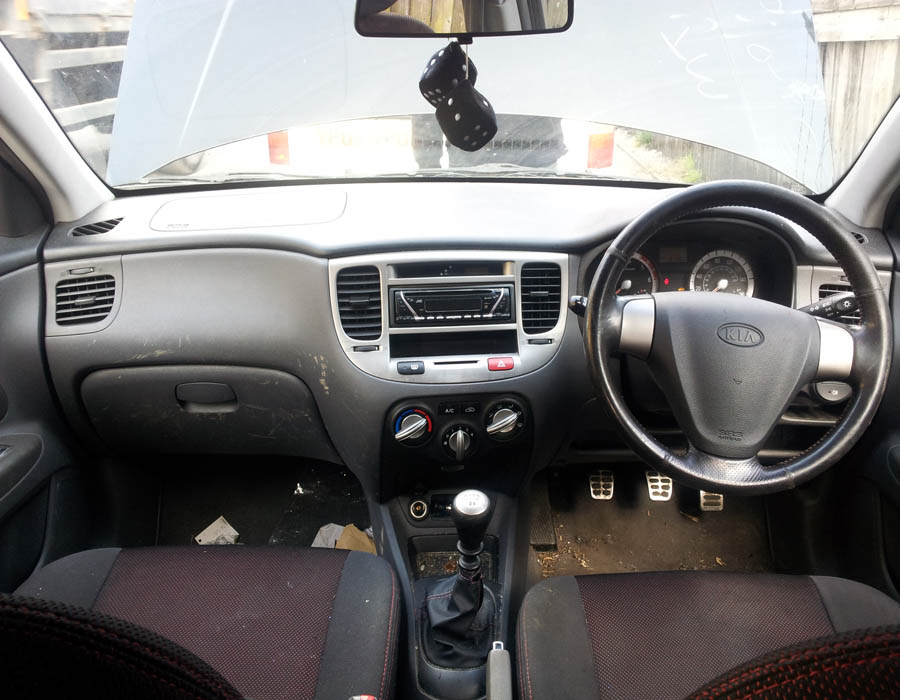 Kia Rio LX CRDI ashtray